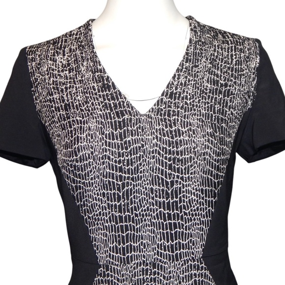M&S Speziale Per Una Black White Mix Short Sleeve Lined Dress size 10 UK, 6 US - Picture 2 of 6